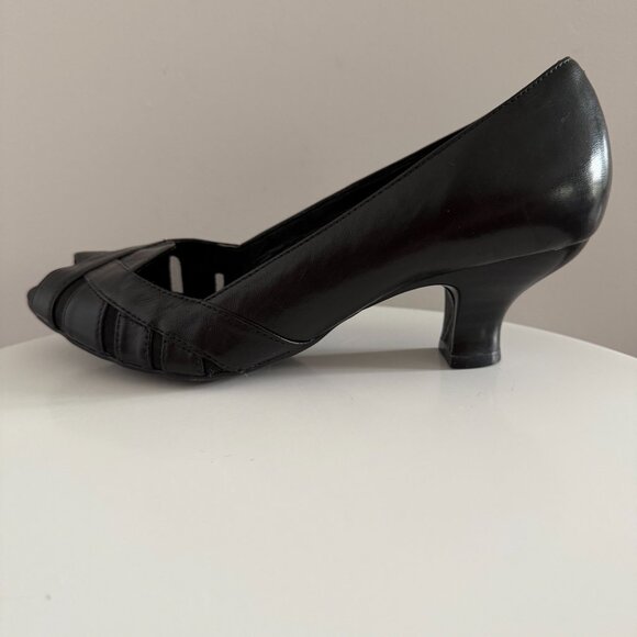 Clarks - Black - Leather Kitten Heels with Peep Toe - Size 8 - Picture 1 of 10
